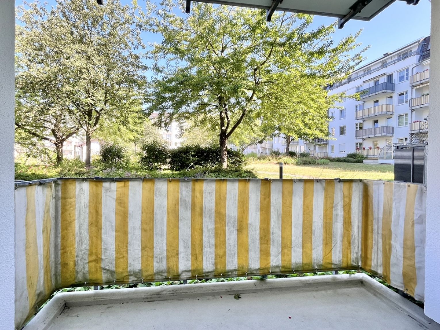 Tiefgaragenstellplatz • Einbauküche • 2-Raum-Wohnung • Schloßchemnitz  • Balkon • bald wieder frei