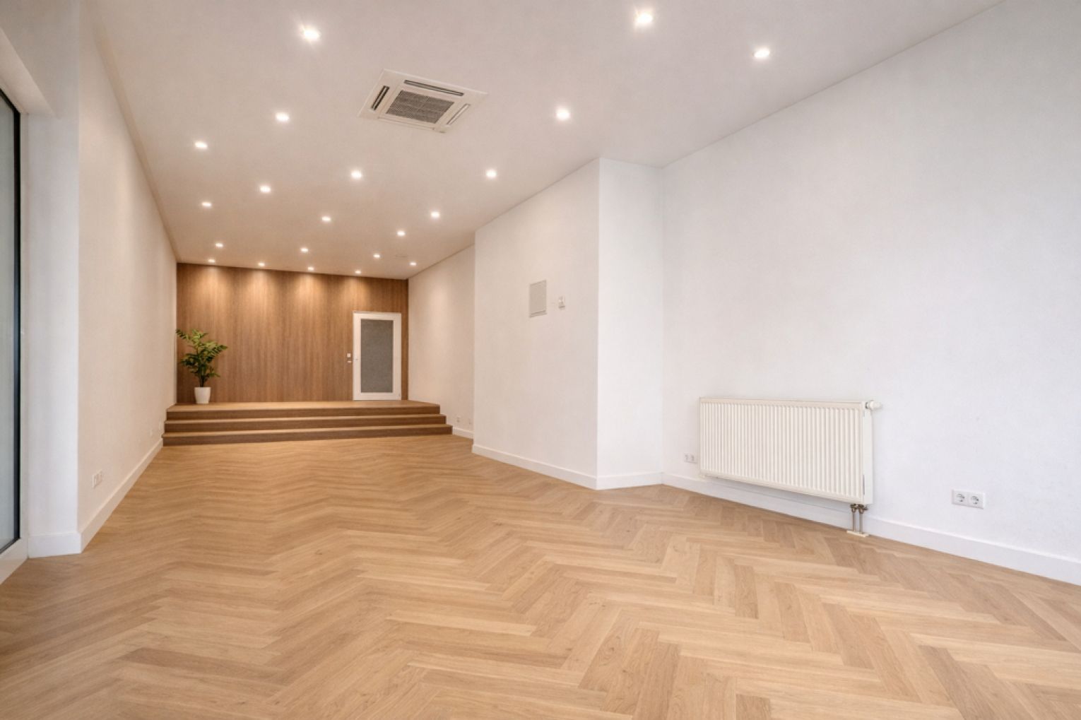 Büro • Ladenfläche • mitten in der City • gute Werbemöglichkeiten • gleich Termin vereinbaren!