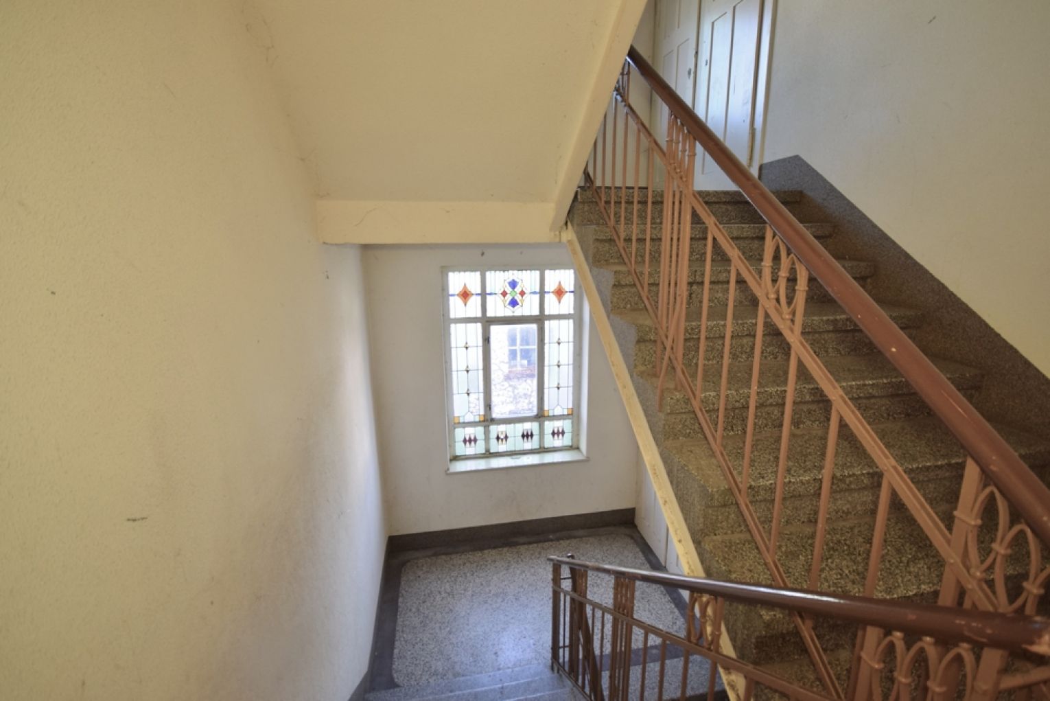 Sanierungsobjekt mit Potenzial • ca. 650 qm Wohnfläche • gute Grundsubstanz • ruhige Lage • TOP