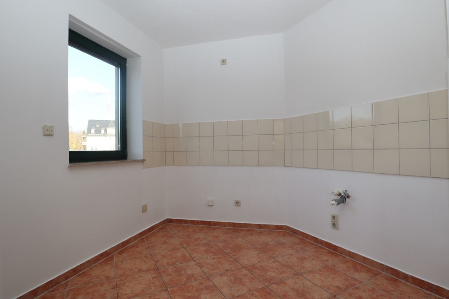4-Zimmer • Balkon • Einbauküche • an der Chemnitz • Garten • schnell anrufen • Schloßchemnitz