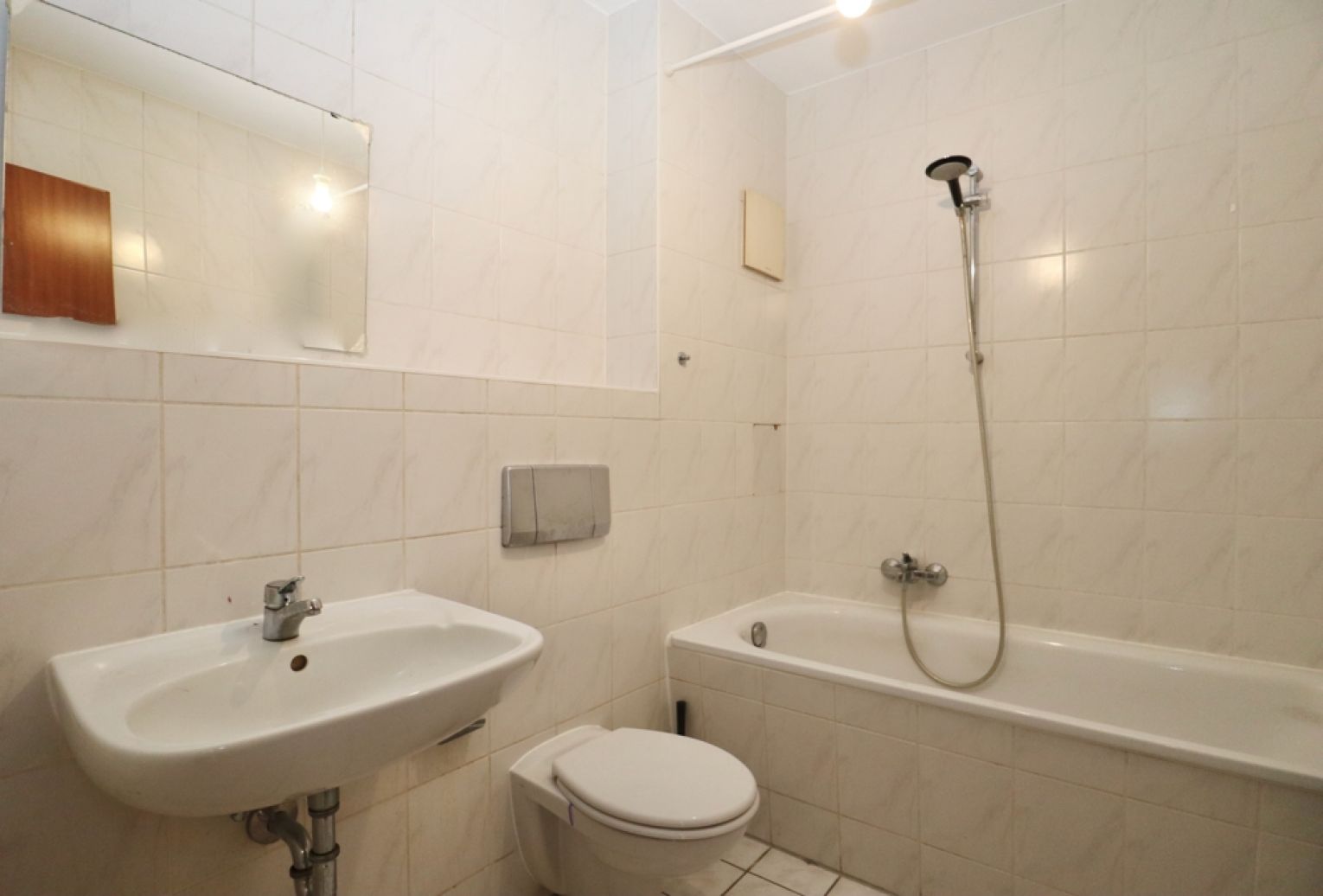 1-Zimmer • Chemnitz • Uni-Nähe • Einbauküche • Balkon • Studenten-Wohnung • Lutherviertel