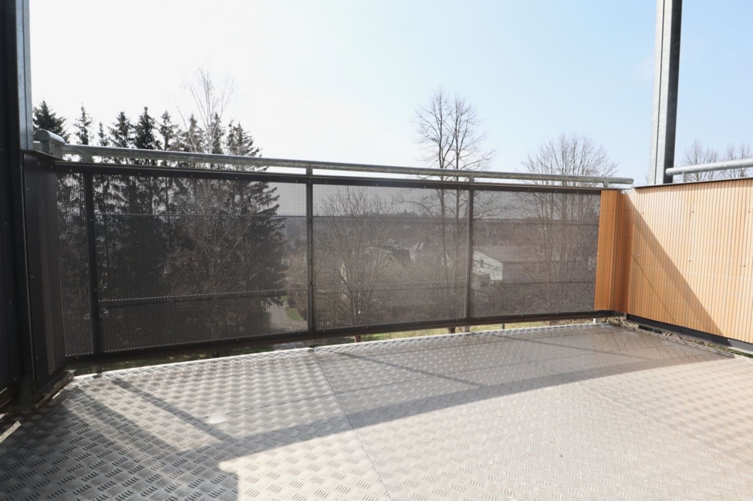 Rabenstein • in Chemnitz • Einbauküche • Tageslichtbad • 3-Raum Wohnung • Balkon • Stellplatz