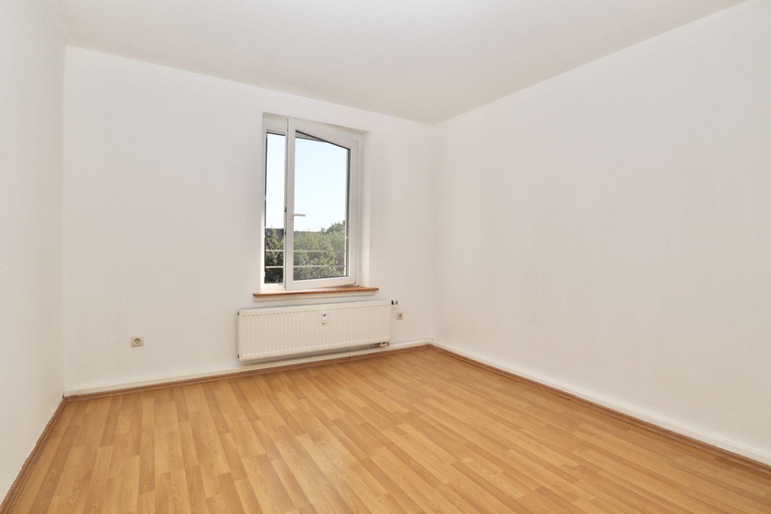 Balkon •  Einbauküche • 3-Raum Wohnung in Chemnitz • Lutherviertel • schnell sein lohnt sich