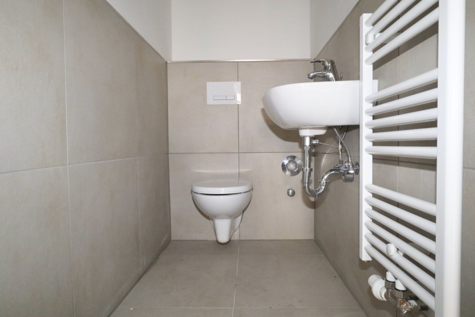 4-Raum Wohnung • Terrasse • Tageslichtbad • Wanne/Dusche • Einbauküche • Stellplatz • jetzt anrufen