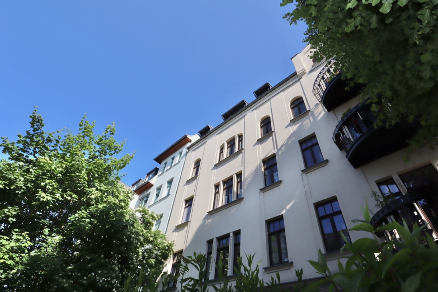 1,5-Zimmer • auf dem Kaßberg • Dachgeschoss • neues Bad • Maisonette • Einbauküche • JETZT mieten!