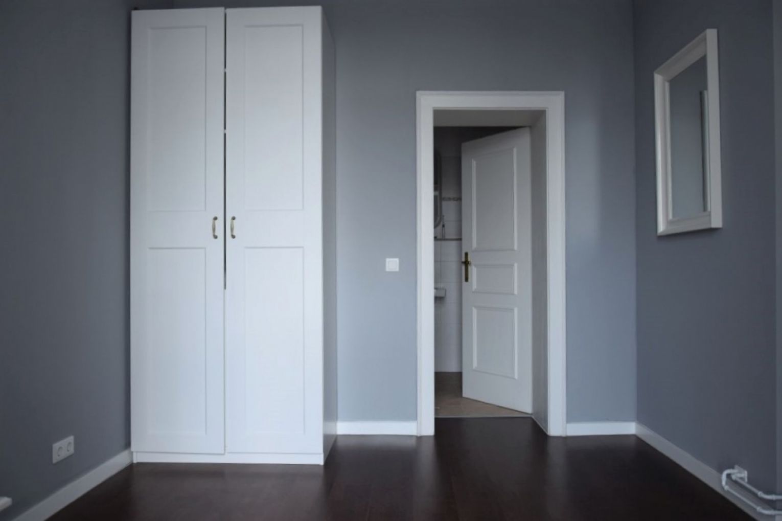 5 Zimmer • Jugendstil • 2 Bäder • große alte Stiltüren • Stuckdecken • Balkon • schnell Termin holen