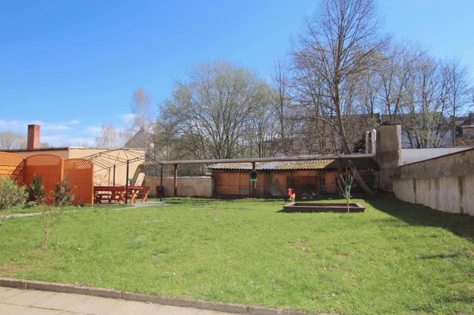 moderne 5 Zimmer • moderner Grundriss • Balkon • TOP Hausgemeinschaft • Grillecke • EBK • Stellplatz