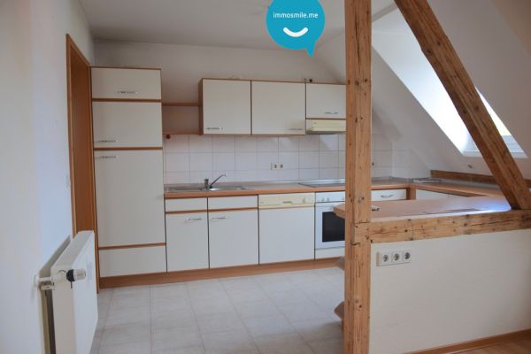 viiiel Platz • 2 Zimmer • Einbauküche • Dusche & Wanne • Tageslichtbad • Dachgeschoss