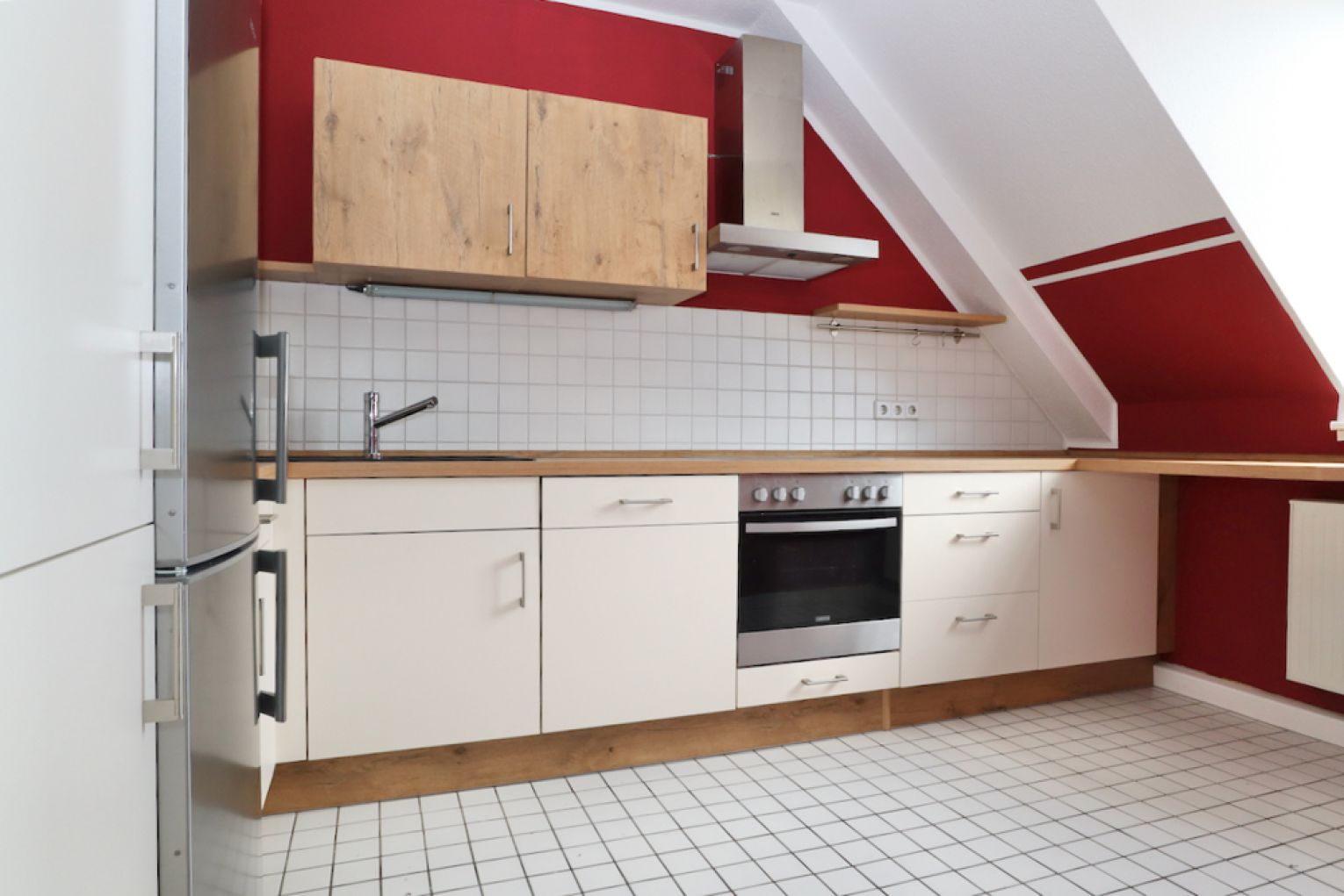 Jugendstil • 3,5 Zimmer • Einbauküche • Balkon • Tageslichbad mit Wanne+Dusche • sanierter Altbau