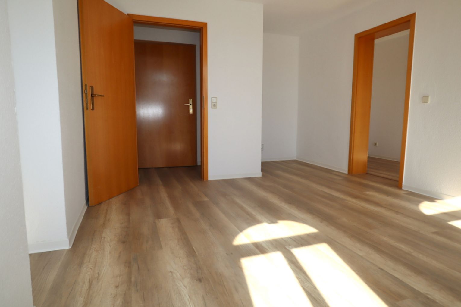praktisch • modern renoviert • 2-Zimmer • zentrumsnah • Gartennutzung • Dachgeschosswohnung
