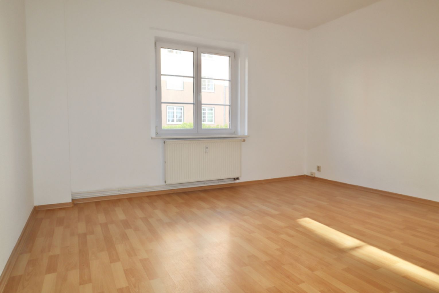 TOP! • 3-Raum • Kaßberg • Balkon • Tageslichtbad • sehr gepflegt • Stellplätze! • jetzt einziehen