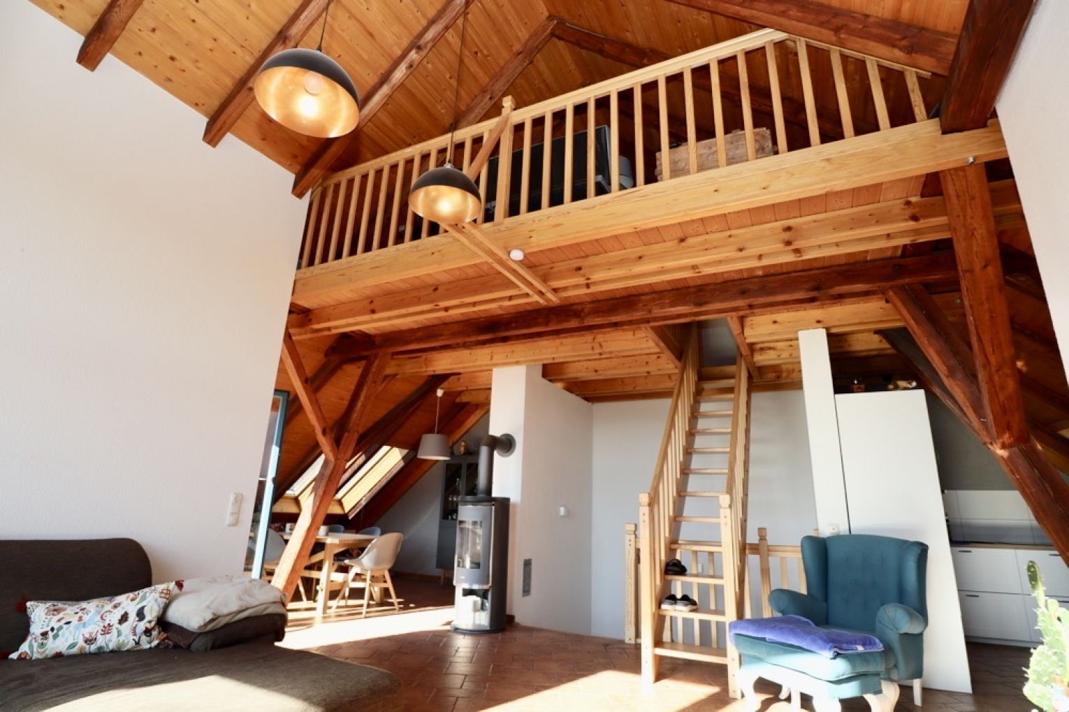 Einfamilienhaus mit Einnahmequelle • Rußdorf • 6 - 7 Zimmer • Dachterrasse • Garten • Doppelgarage