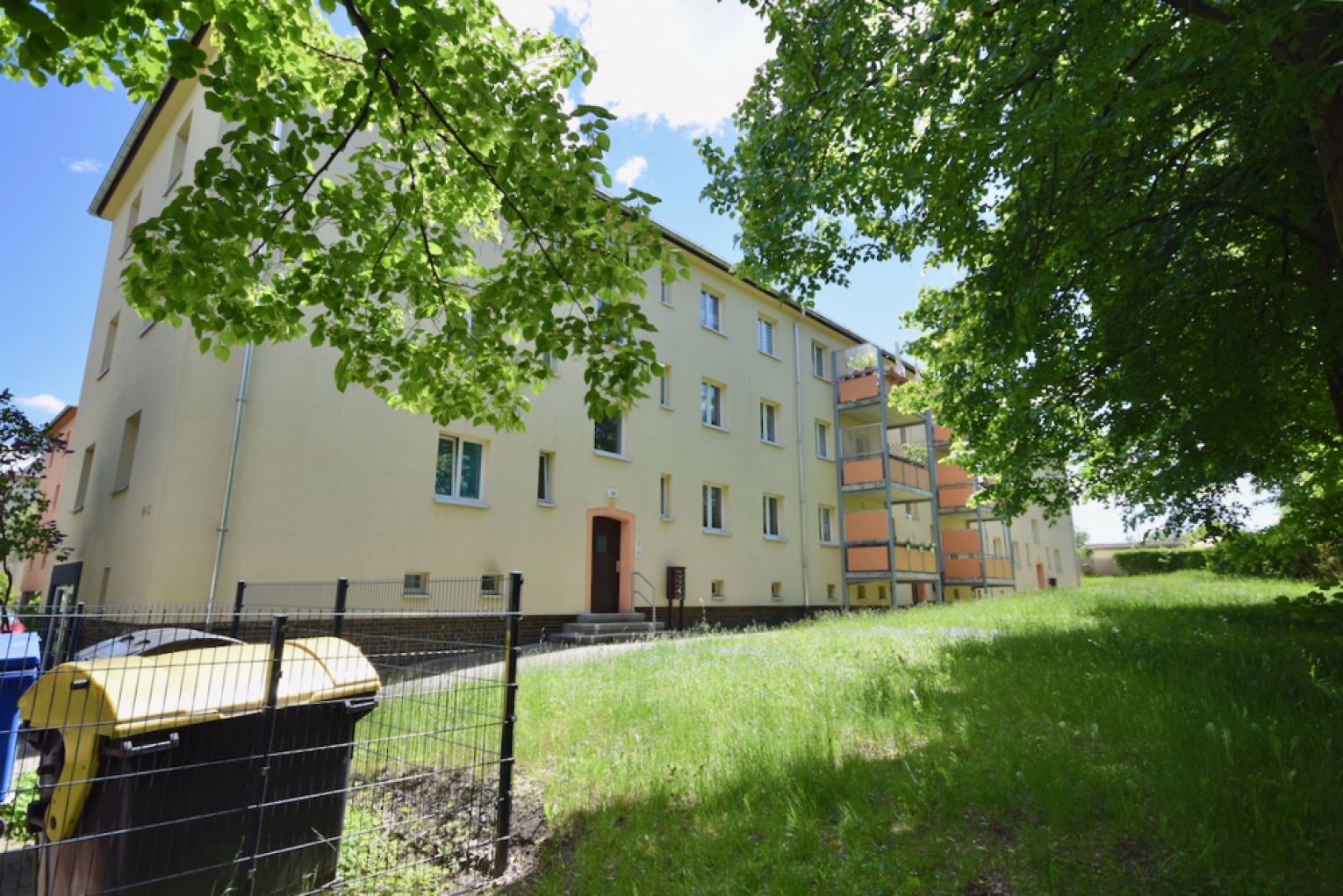 Kompakt • 3-Zimmer • Bad mit Fenster & Wanne • am Heimgarten • Balkon • Top-Preis • Fussbodenheizung - Photo 3