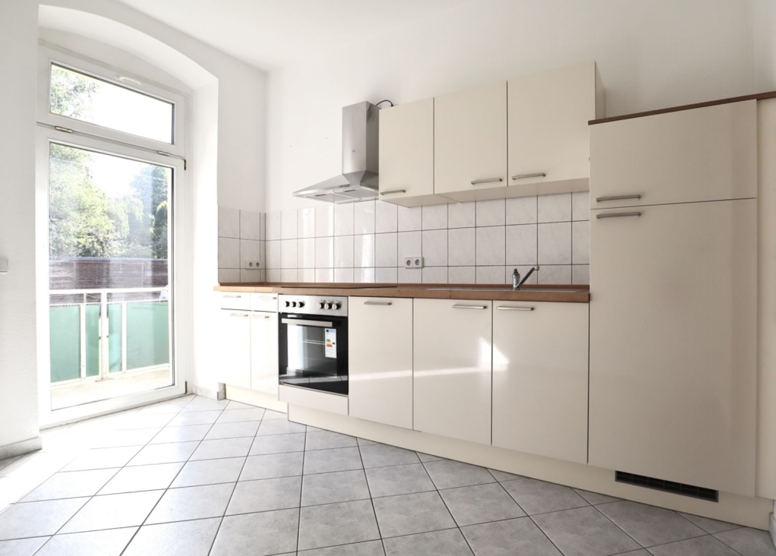 3 Zimmer • in Chemnitz • Altendorf • SELBST NUTZEN • mit Stellplatz • Erdgeschoss • Balkon • KAUFEN!