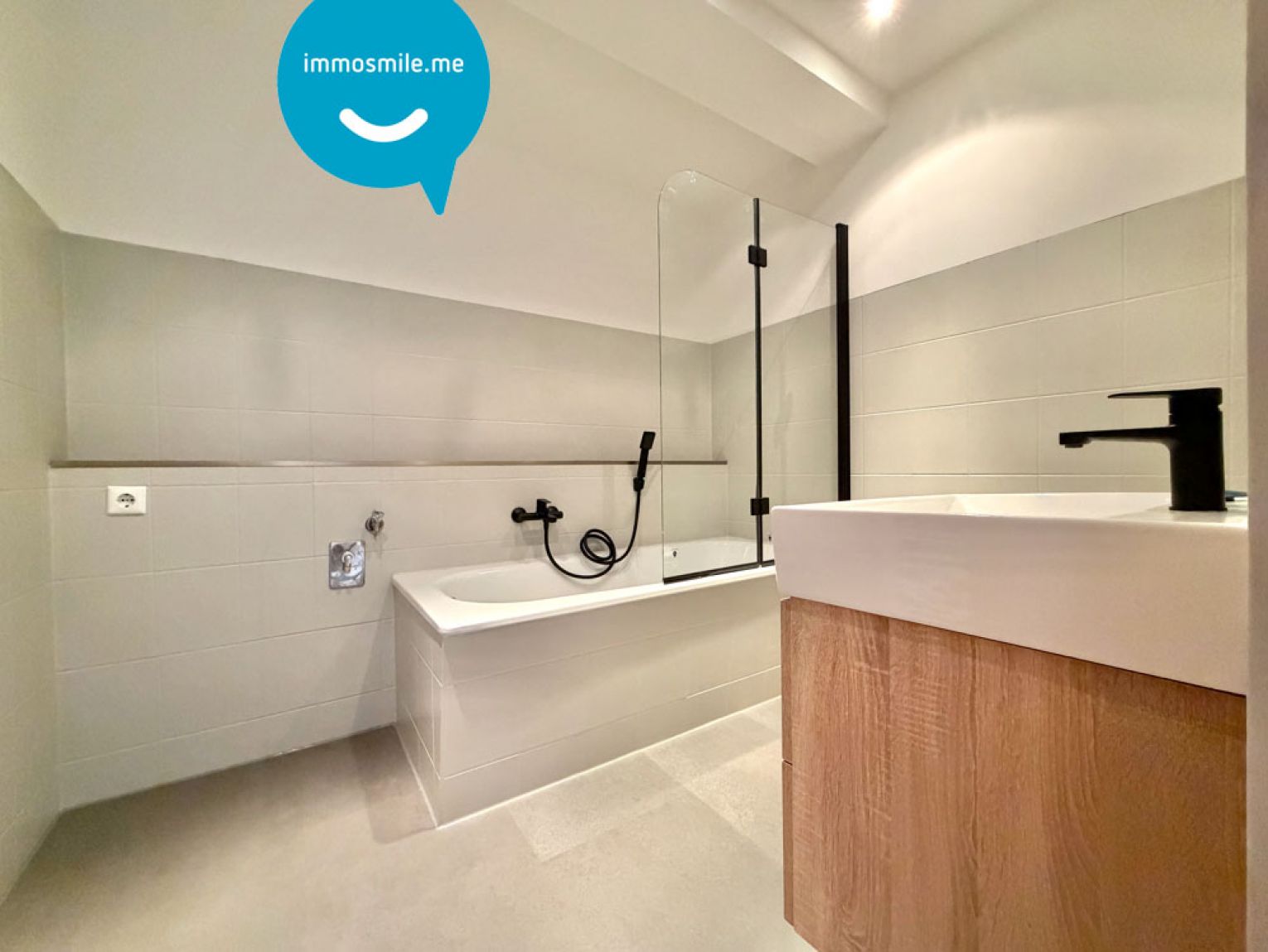 2 Zimmer • Balkon • Dachgeschoss • in Chemnitz • modern und neu • schnell sein und direkt mieten!