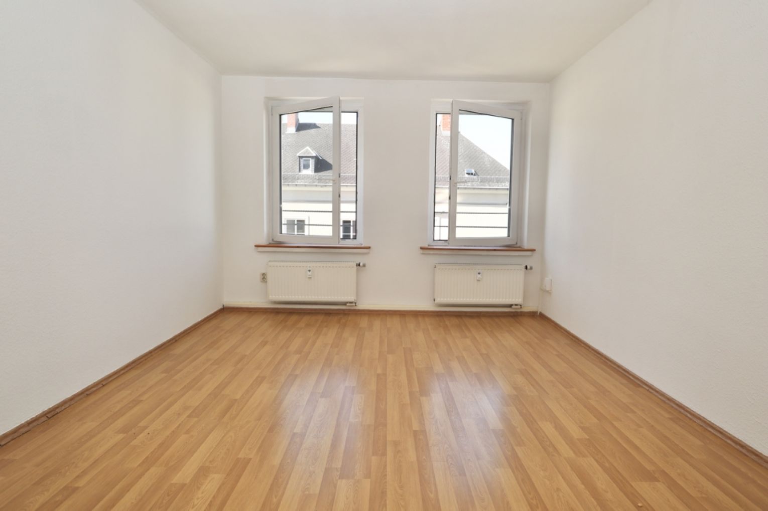 Balkon •  Einbauküche • 3-Raum Wohnung in Chemnitz • Lutherviertel • schnell sein lohnt sich