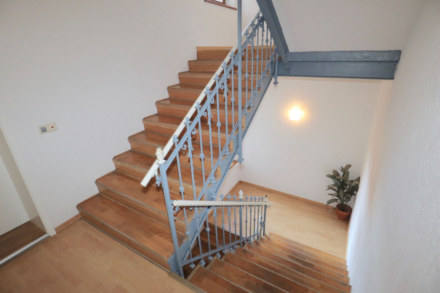 2 Raum Wohnung • Dachgeschoss • Wanne • Sonnenberg • LED-Spiegel • jetzt Mieten!
