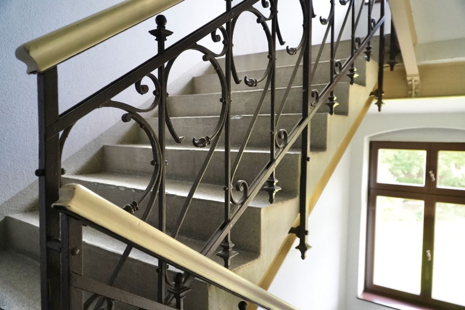 2 Zimmer • mit Balkon • neu saniert • Einbauküche möglich • Stellplatz • in Chemnitz • zur Miete