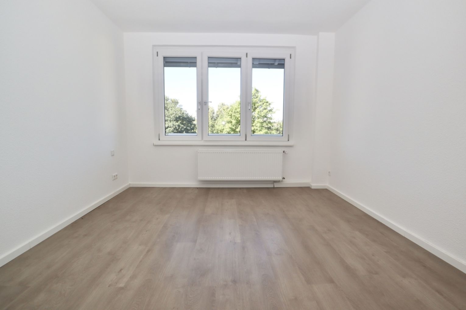 Balkon • Tageslichtbad • Wanne • Stellplatz • 3-Zimmer Wohnung in Chemnitz • Zentrum • jetzt anrufen