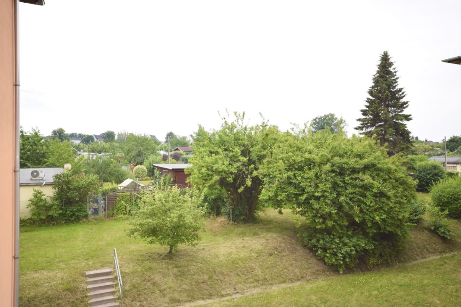 am Heimgarten • 2 Zimmer • Einbauküche • Laminat • Tageslichtbad mit Wanne • gedämmte Fassade!