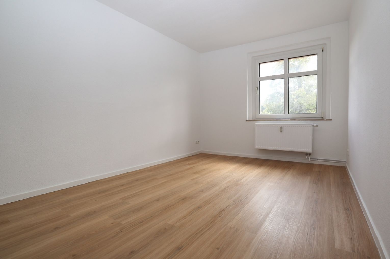 2 Zimmer • mit Einbauküche • GUTSCHEIN• Dusche  • jetzt  Besichtigung vereinbaren