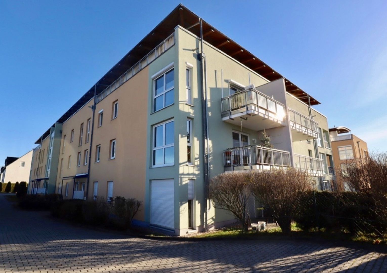 mit Terrasse • 2 Zimmer • Mietwohnung • Küche • TG-Stellplatz • ruhig gelegen • jetzt mieten