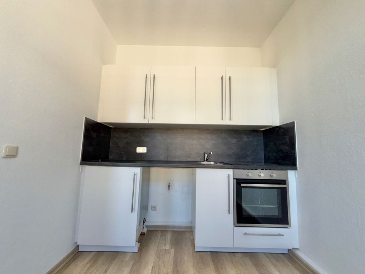 Einbauküche • Schloßchemnitz • 1-2-Zimmer • individuell • Bad mit Wanne • ab sofort frei!