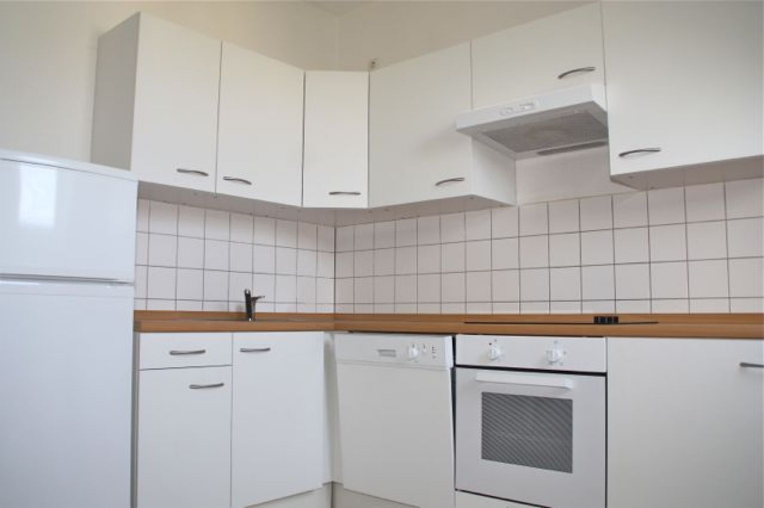 Schnell zugreifen • 3 Zimmerwohnung • mit Einbauküche und Balkon • Schlosschemnitz • Stellplatz