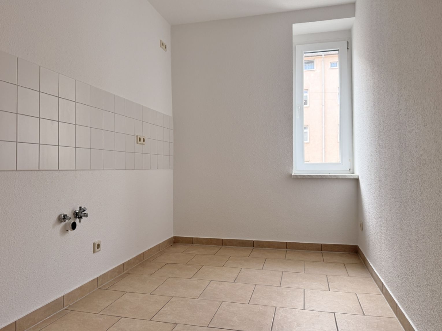 TOP • Laminat • 1-Raum Apartment • Laminat • Bad mit Fenster & Wanne • gleich anschauen • Chemnitz