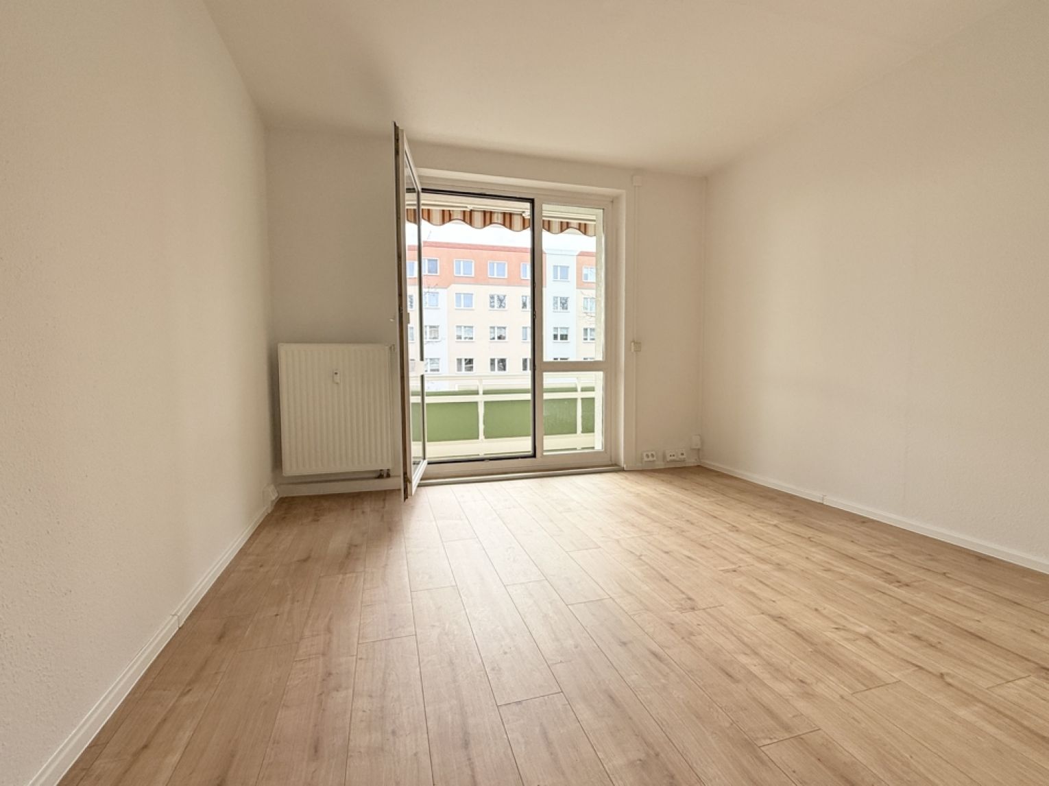 TOP • 3-Zimmer Wohnung • Wohnküche • Balkon • Laminat • in Kappel • gleich anschauen !?