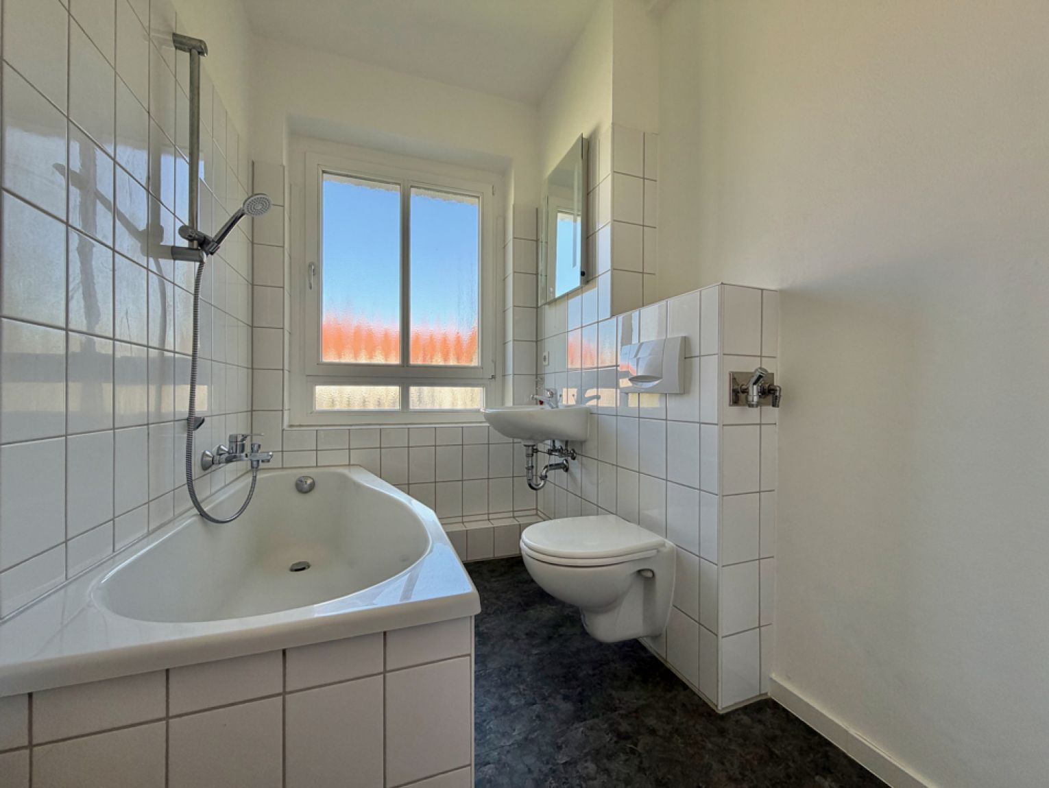 2 Zimmer • mit Einbauküche • in Chemnitz • Bernsdorf • Lutherviertel • schnell sein und mieten!