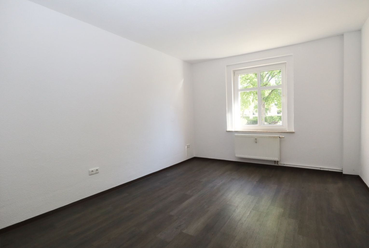 saniert • Einbauküche • 2-Raum Wohnung • Chemnitz • Tageslichtbad • Borna-Heinersdorf • ruf an!