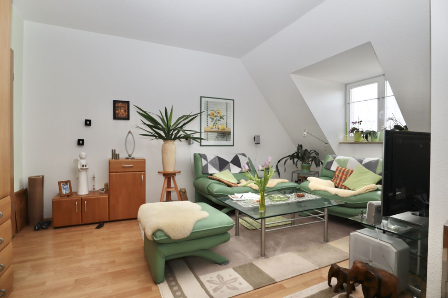 Dachgeschoss • 3-Zimmer Wohnung • Gablenz • Stellplatz • Terrasse • Chemnitz • Tageslichtbad • Miete