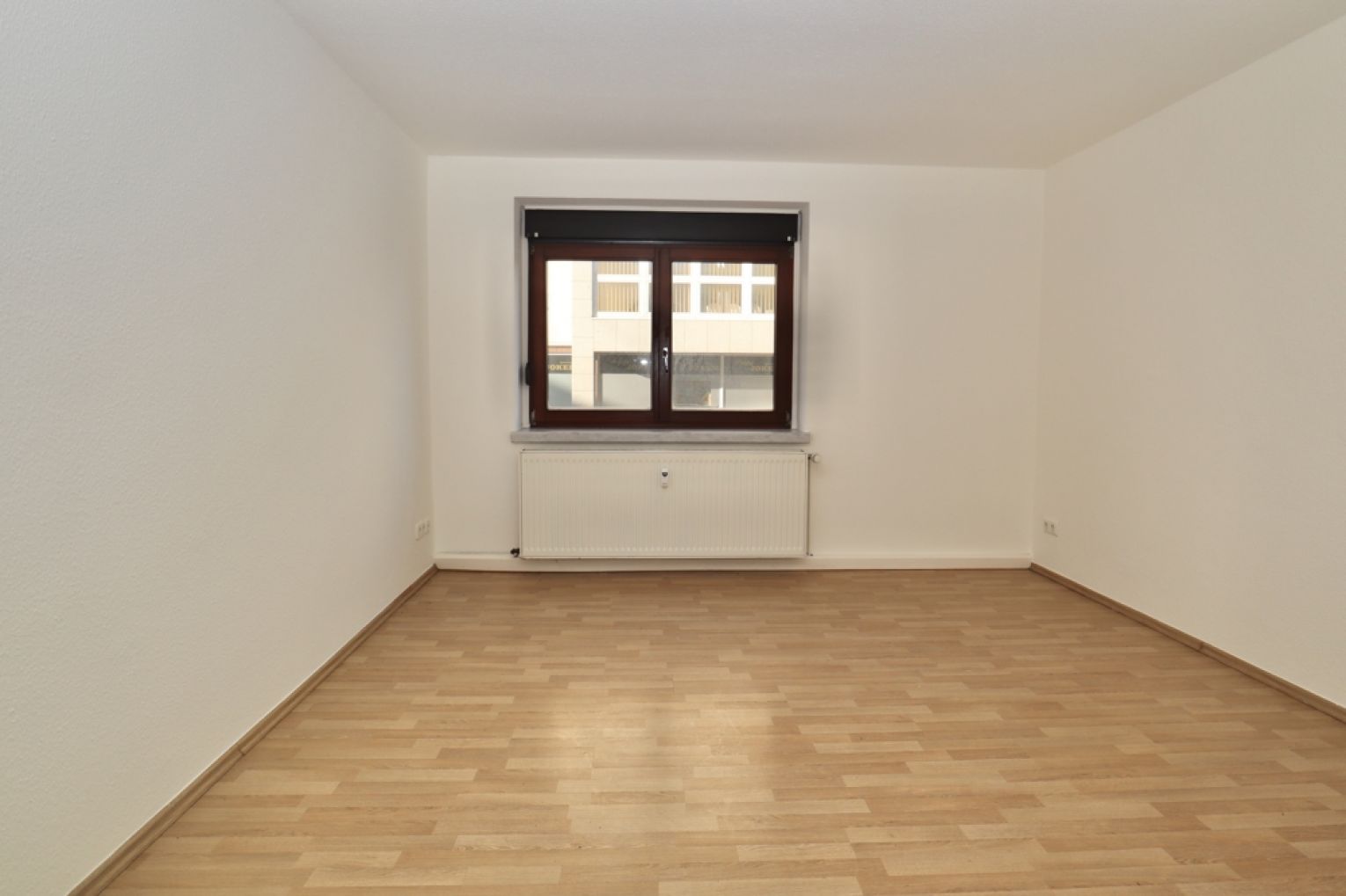 Laminat • 2 Zimmer • modernes Badezimmer • Erdgeschoss • Chemnitz • schnell sein!!