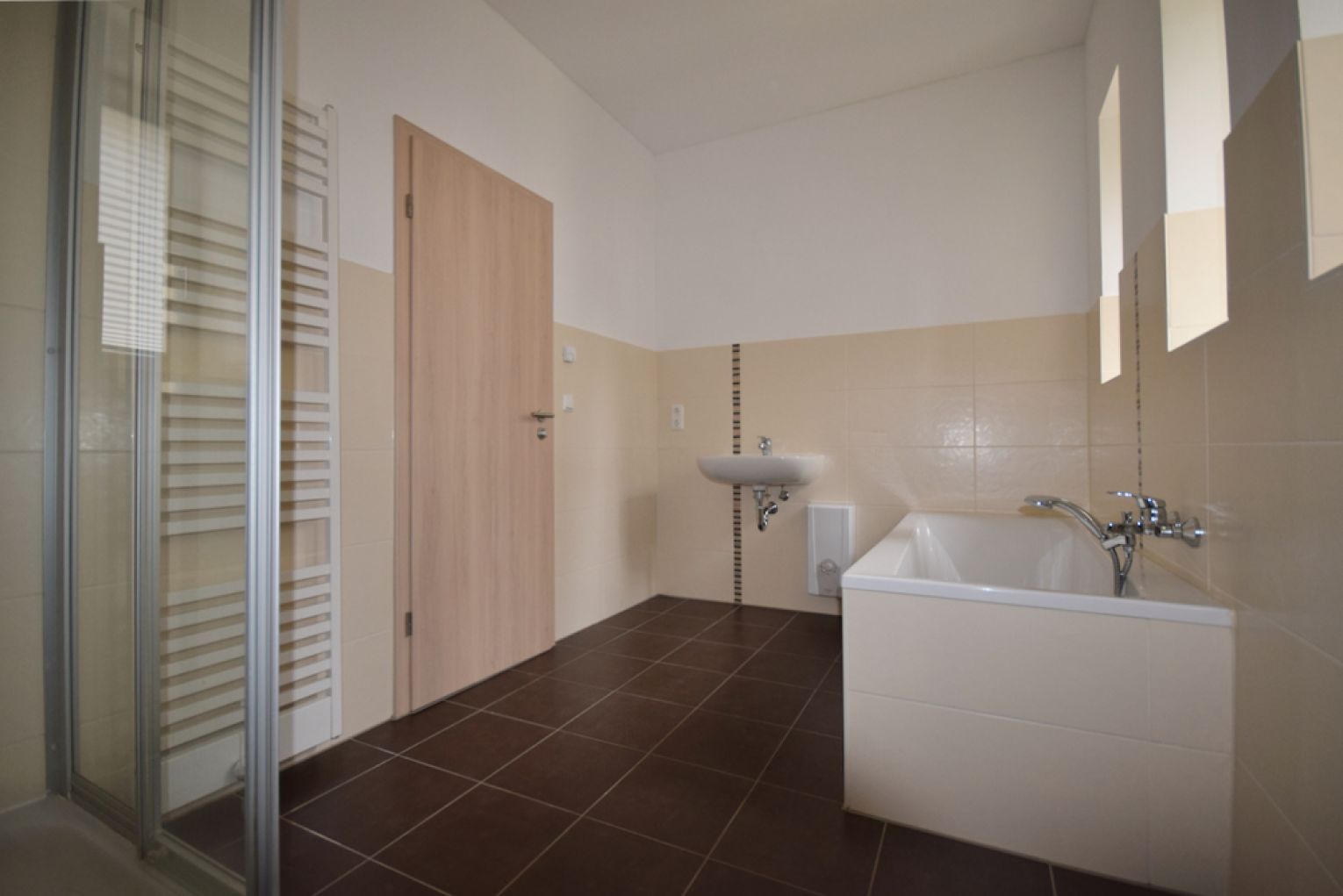 Sonnenbalkon • 4 Zimmer • Chemnitz • Fussbodenheizung • Laminat • Tageslichtbad • Wanne & Dusche