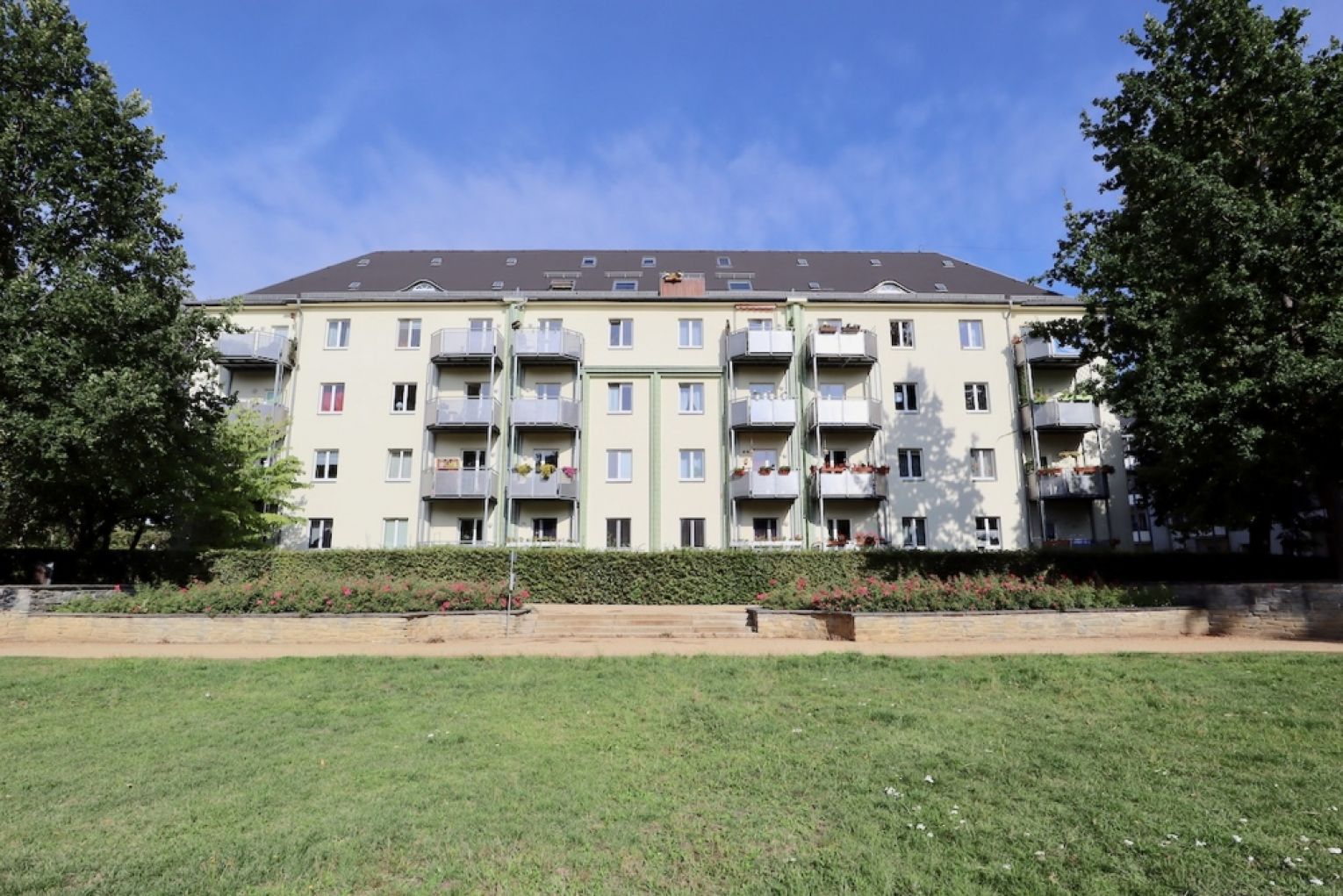 Eigentumswohnung • 2 Zimmer • vermietet • mit Balkon • in Zwickau • jetzt schnell sein und kaufen!