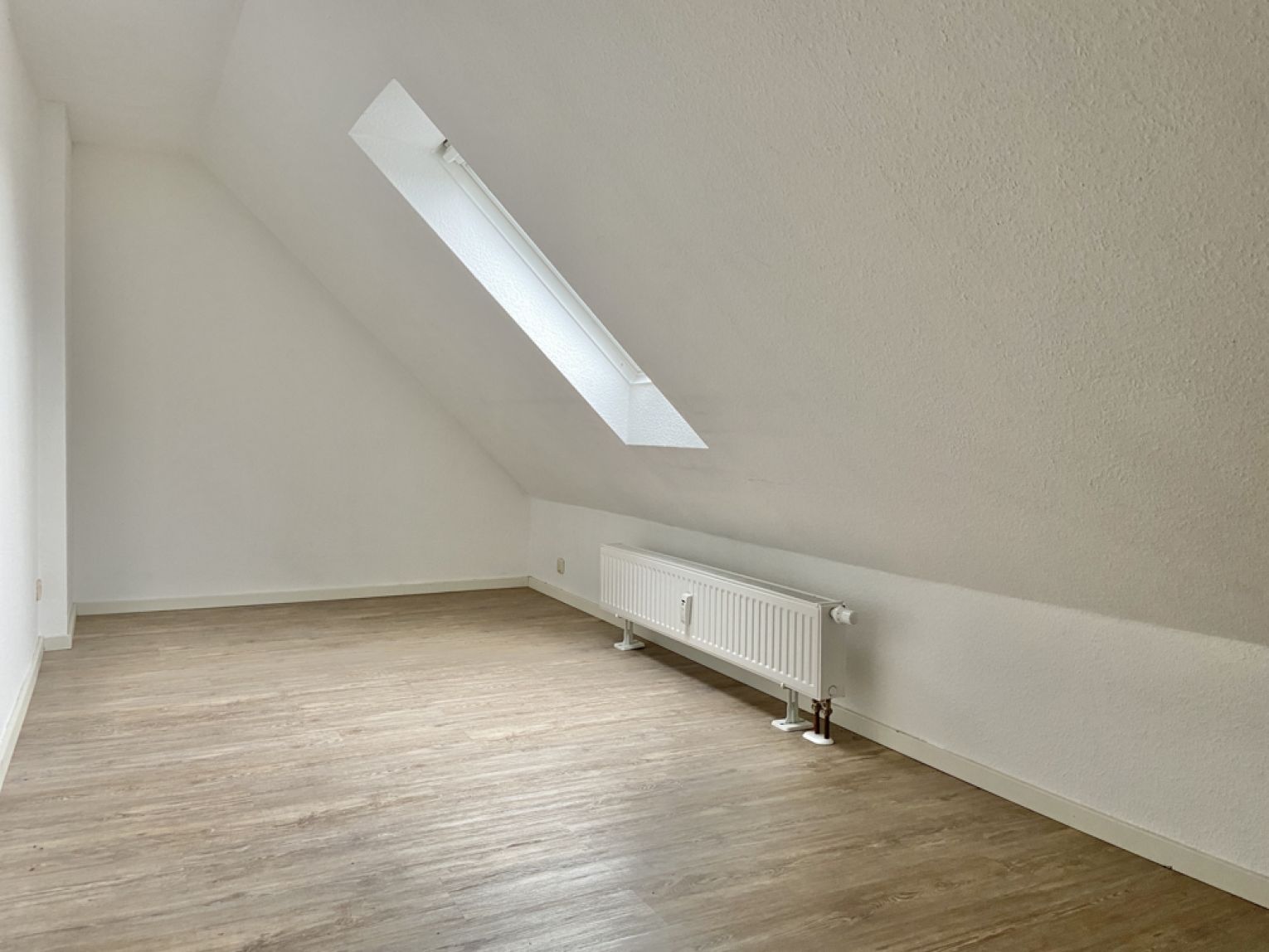 Schnell sein lohnt sich • Maisonettewohnung mit Balkon • Küche • 4 Zimmer • Limbach-Oberfrohna