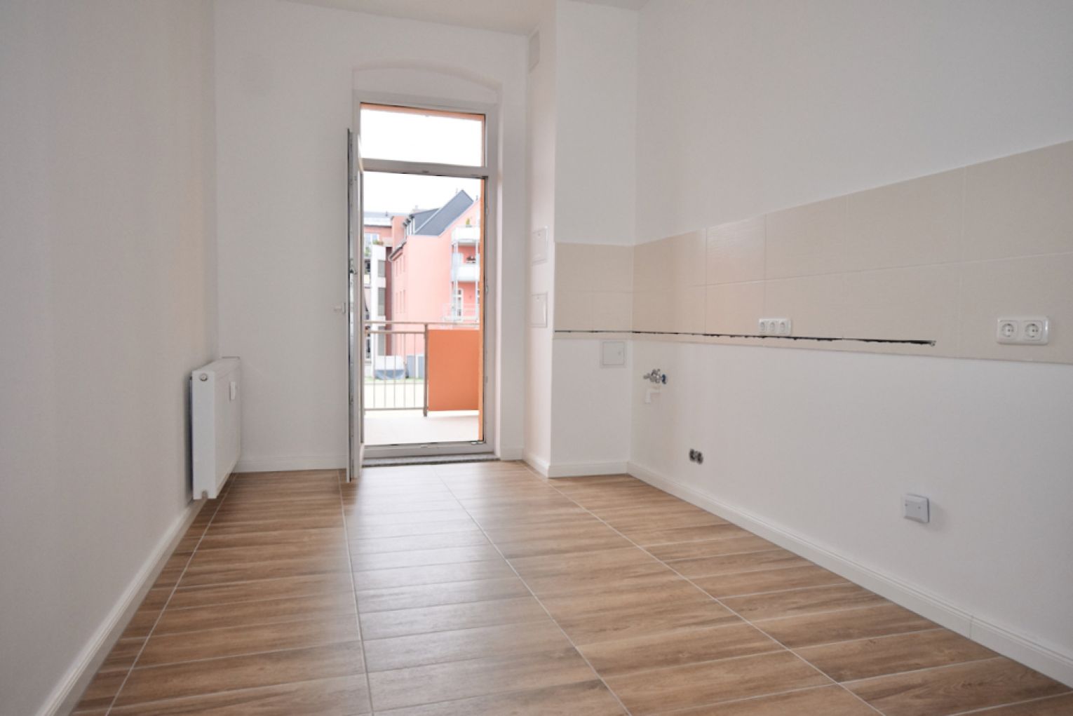 TOP! • Balkon • 2 Zimmer • helle Wohnküche • modernes Tageslichtbad mit Wanne • Zentrumsnah • Mieten - Foto 1