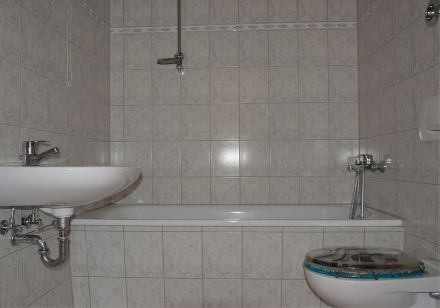 3-Raum • Einbauküche möglich • Balkon • Maisonette • Wanne • Laminat • schnell sein lohnt sich