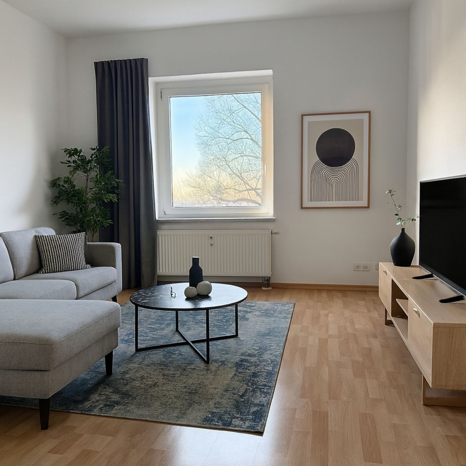 2-Raum • ruhige Lage • Chemnitz • mit Balkon • viel Grün • Laminat • Tageslichtbad • Anmieten!