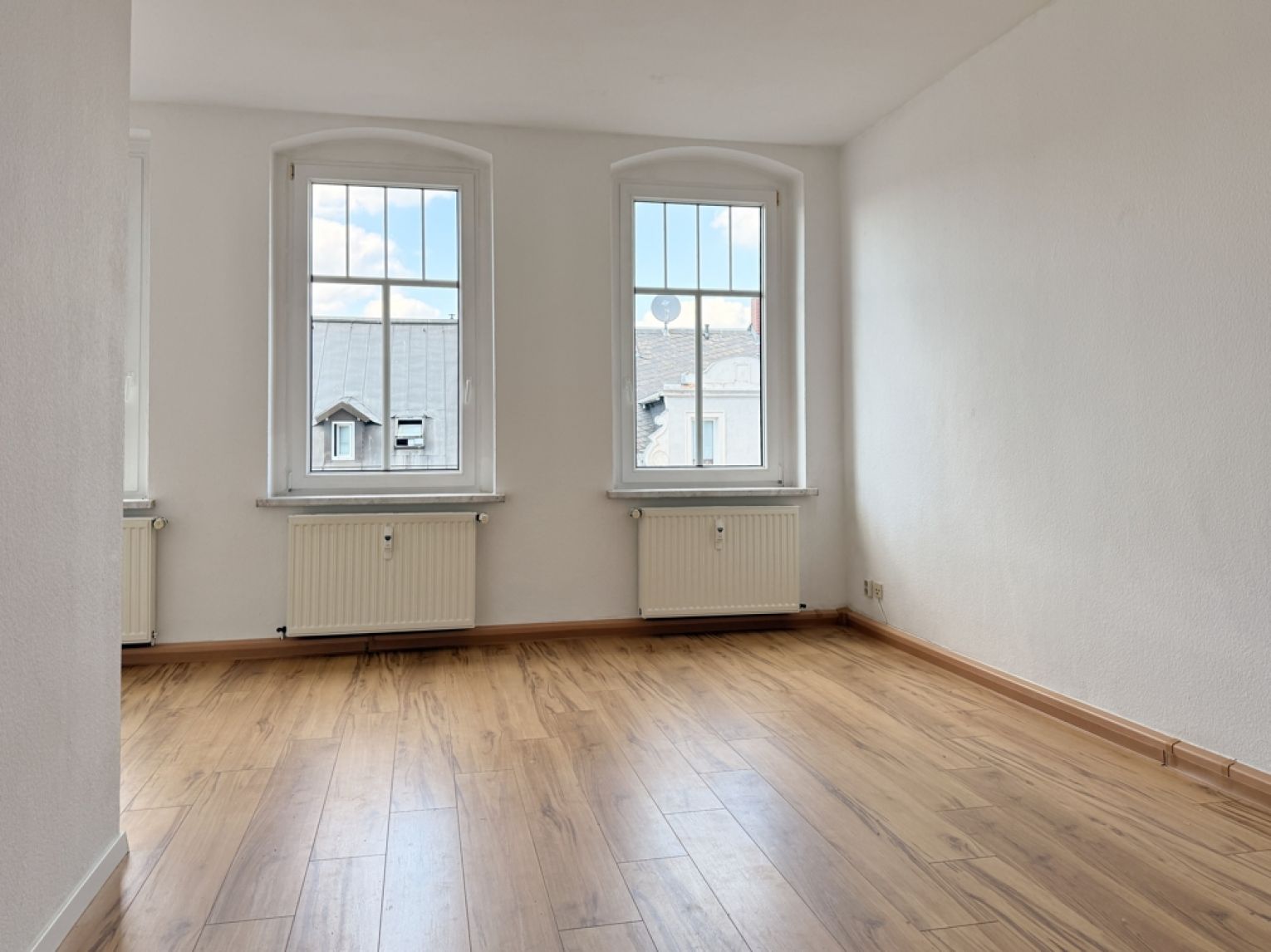 2-Raum • Kaßberg • Einbauküche • Südbalkon • niedrige Nebenkosten • Bad mit Wanne • TOP!
