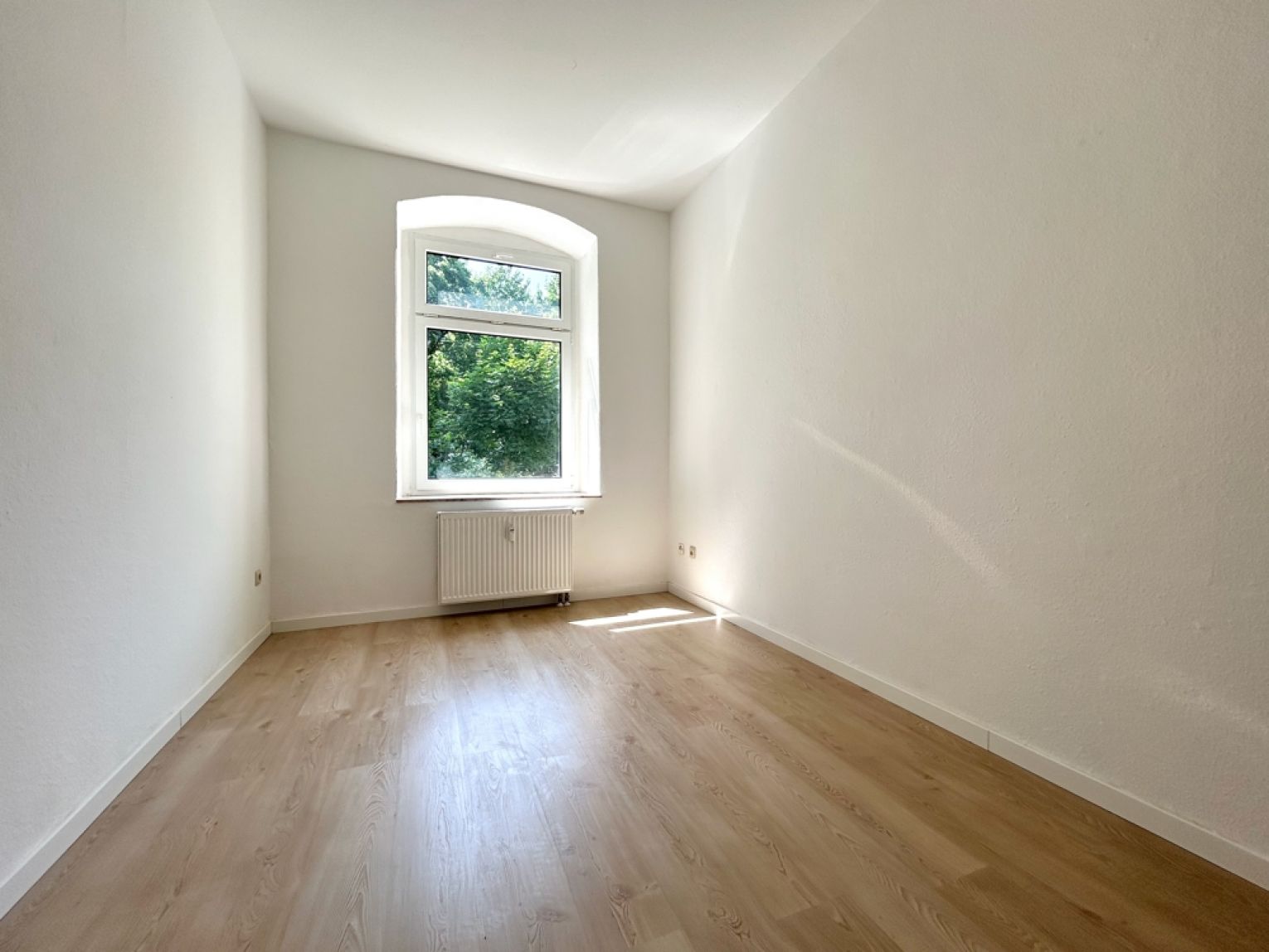 3-Zimmer • Kaßberg • Balkon • perfekte Lage • große Küche • für Familien • zur Miete