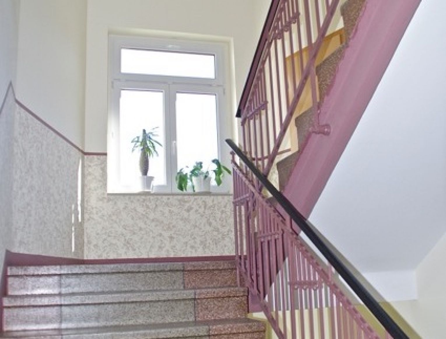 3-Zimmer • Limbach-Oberfrohna • zentrumsnah • mit Balkon • Laminat • Stellplätze • jetzt mieten!