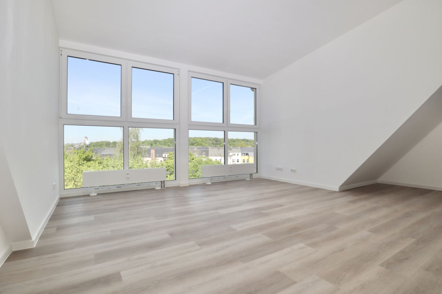 Schloßchemnitz • Maisonette • 3-Raum Wohnung • Erstbezug • Tageslichtbad •  Terrasse • jetzt anrufen