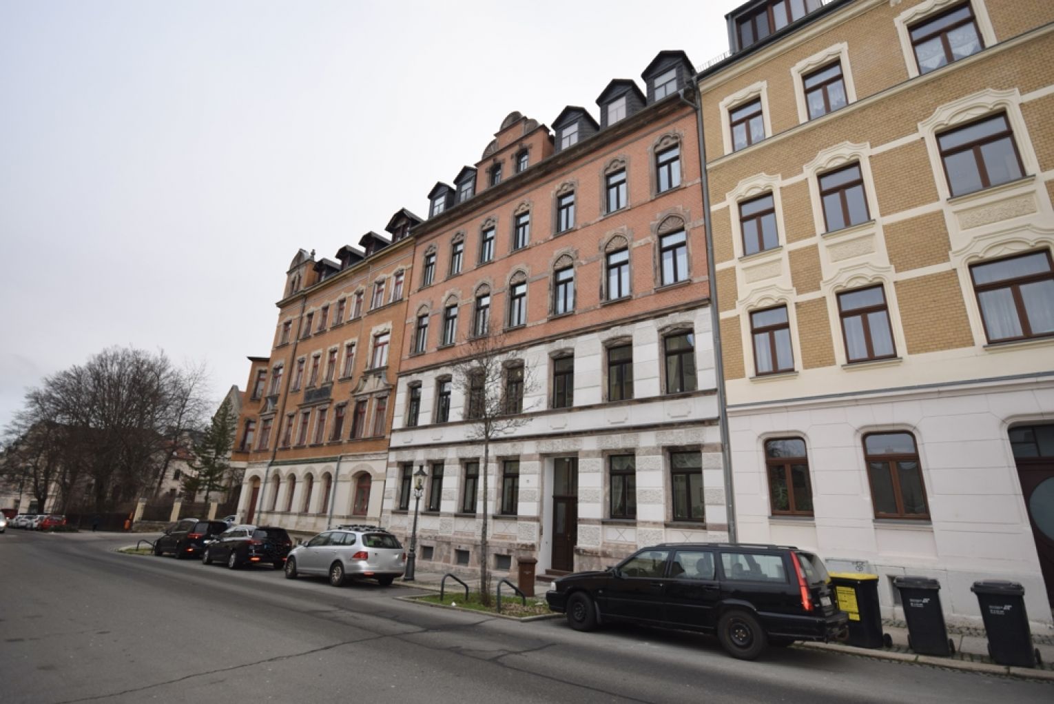 3-Raum • Balkon • Parkett • hell und sonnig • Bad mit Wanne • Aufzug • sanierter Altbau • MEGA!