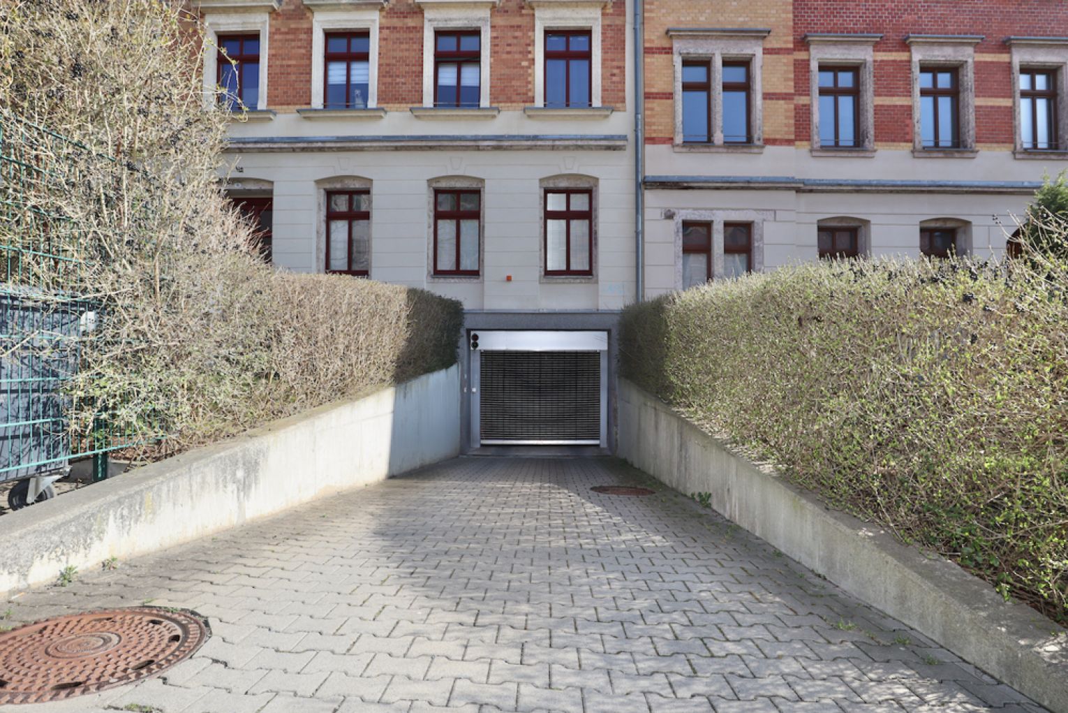 Tiefgarage • trockenes Auto • eigener Stellplatz • in Schloßchemnitz