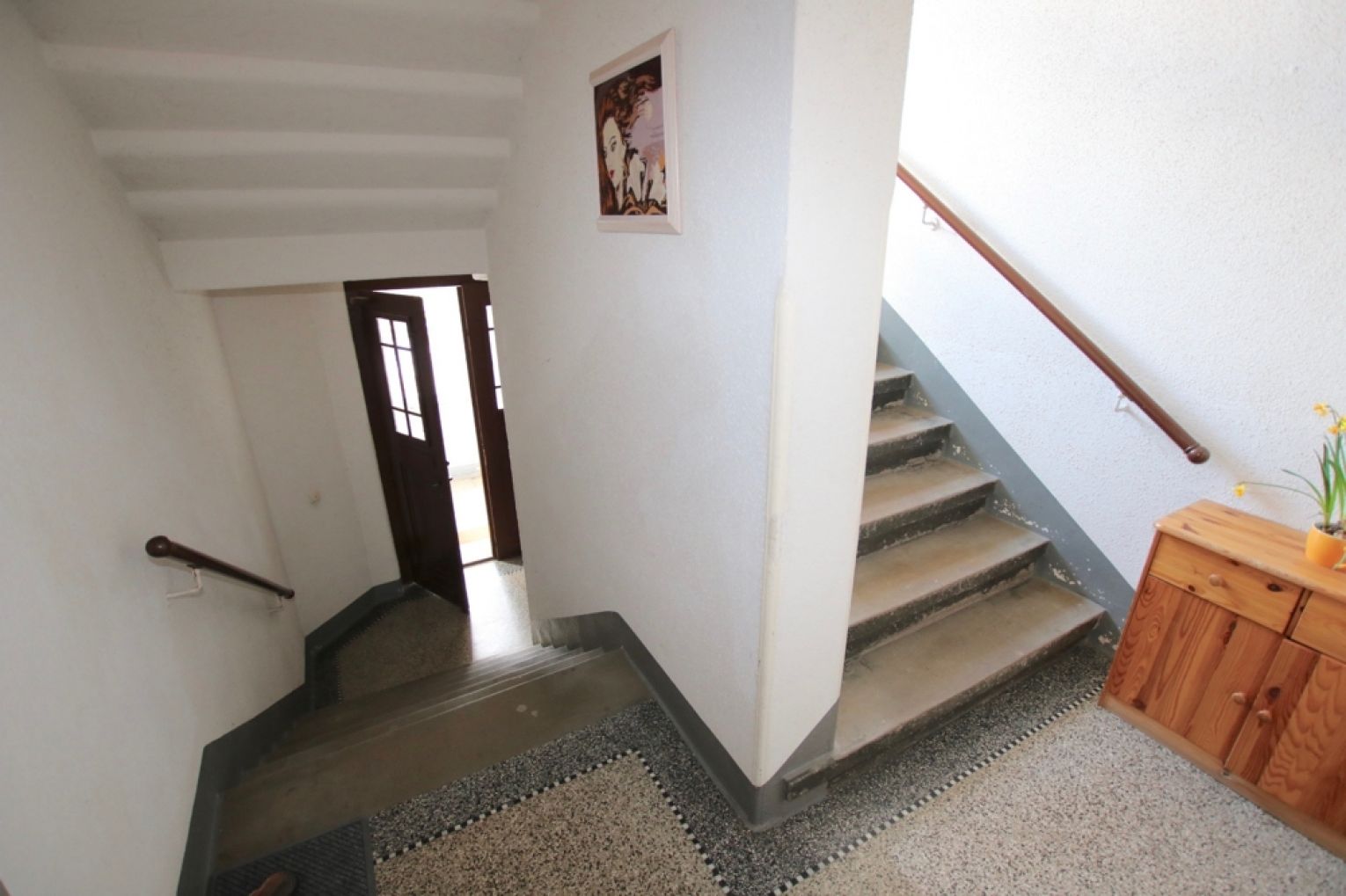ERSTBEZUG • 4 Zimmer • Dachgeschoss-Wohnung • Balken und Schrägen • mit Carport • in Schönau