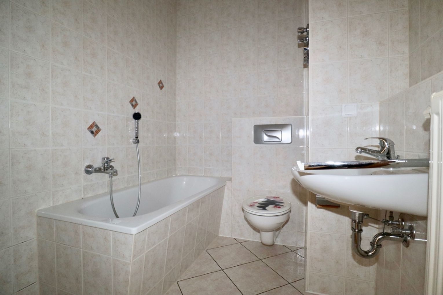 Altendorf • 2-Zimmer • mit Balkon • Stellplatz • zur Miete • JETZT anrufen