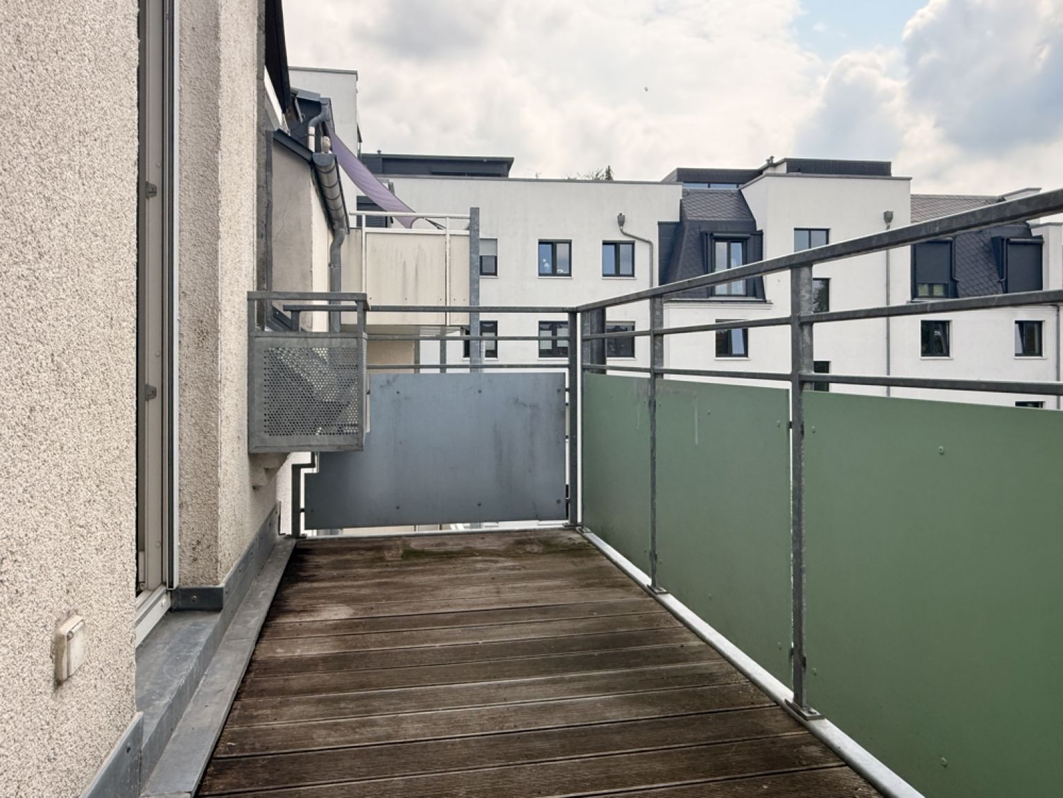 Kaßberg • 3 Zimmer • Balkon • Parkett • Bad mit Wanne • Aufzug • Dachgeschoss-Flair • Anschauen !?