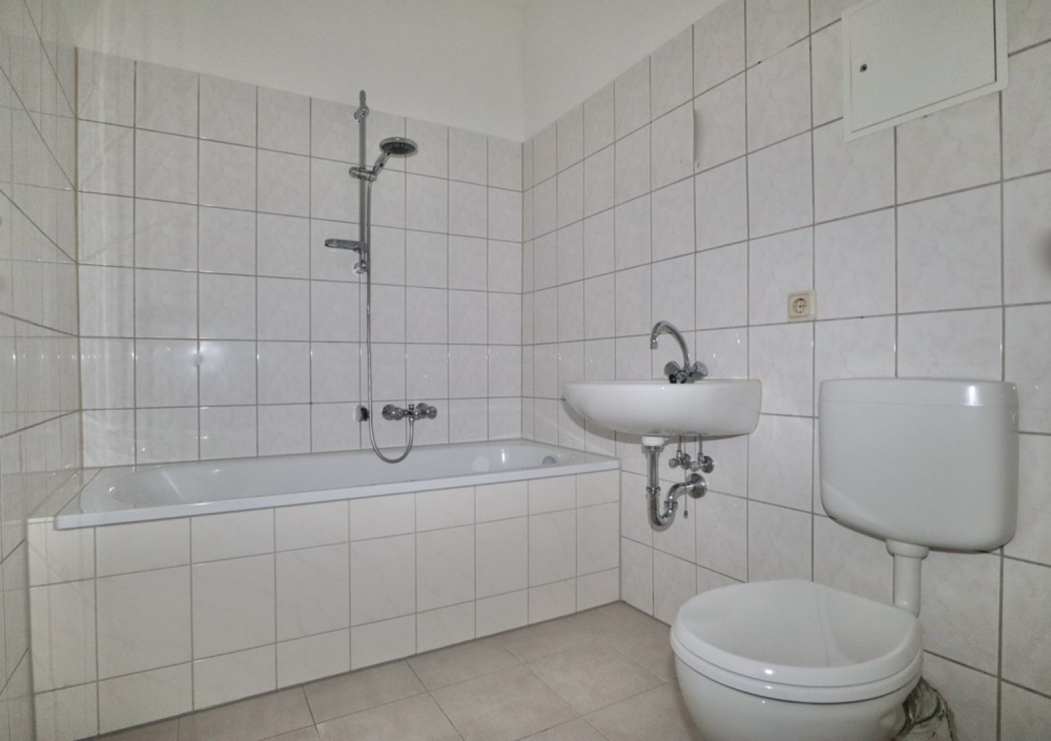 Einbauküche • 3-Raum Wohnung •  Kaltmietfrei • Chemnitz • Sonnenberg • Fahrstuhl • jetzt anrufen